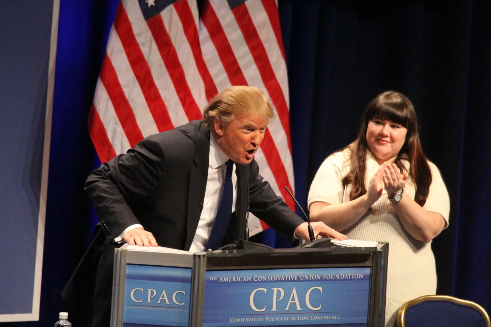 Trump menciona un cambio en la política hacia Cuba