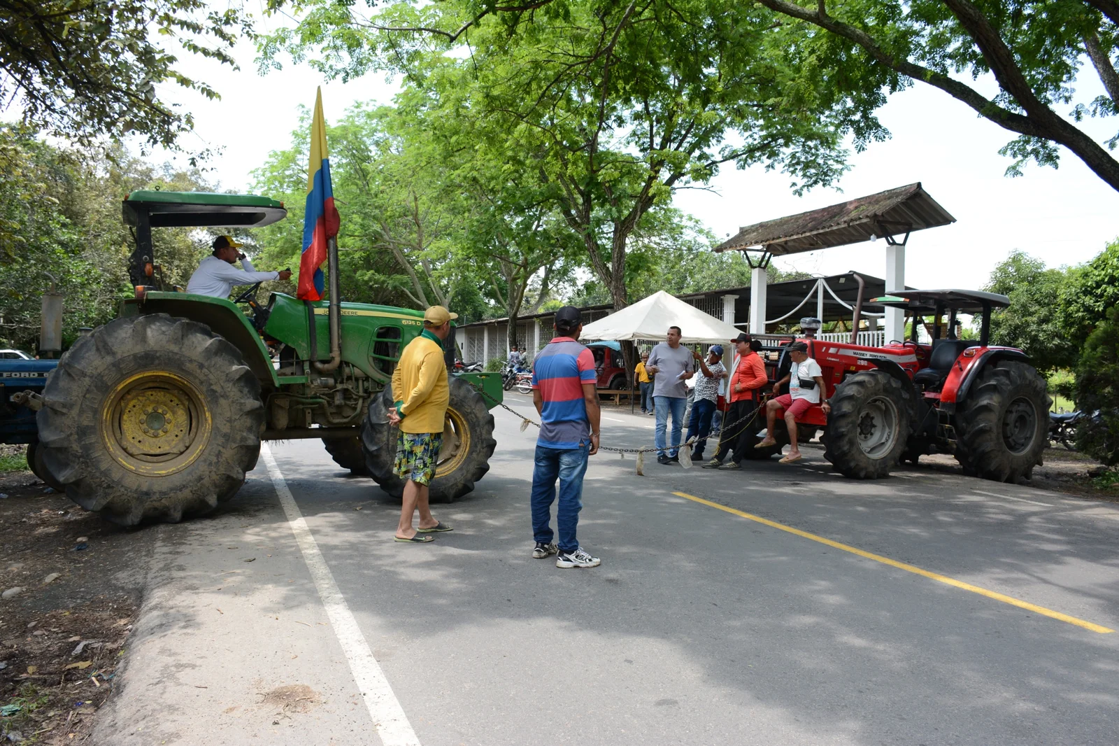 ¡Se calienta el paro arrocero! Podría quedar cerrada por completo la Ruta 45 en el Huila