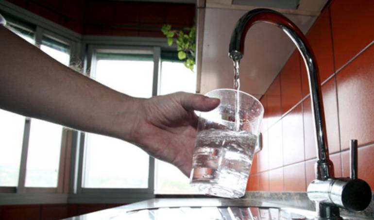 Hoy se restablecerá servicio de agua potable.