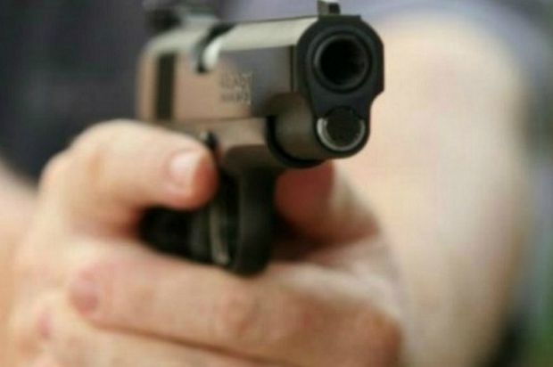 Docente fue atacada con disparos.