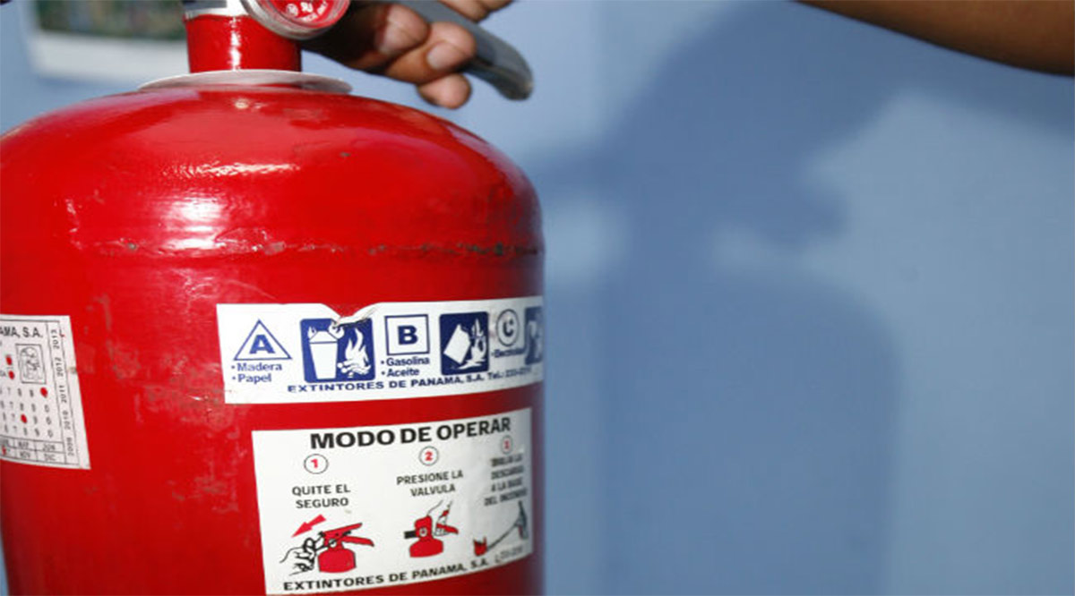 Inescrupulosos estarían haciéndose pasar por bomberos.