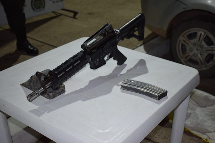 Transportaban un fusil oculto en un vehículo via Florencia - Morelia