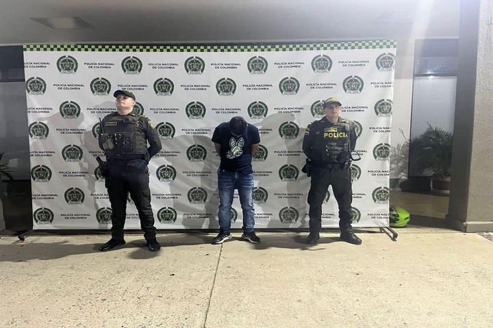 La Policía capturó a un hombre buscado por el delito de hurto.
