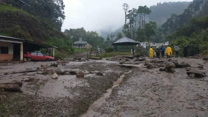 Creciente súbita en la quebrada Quebradón de Garzón - Huila