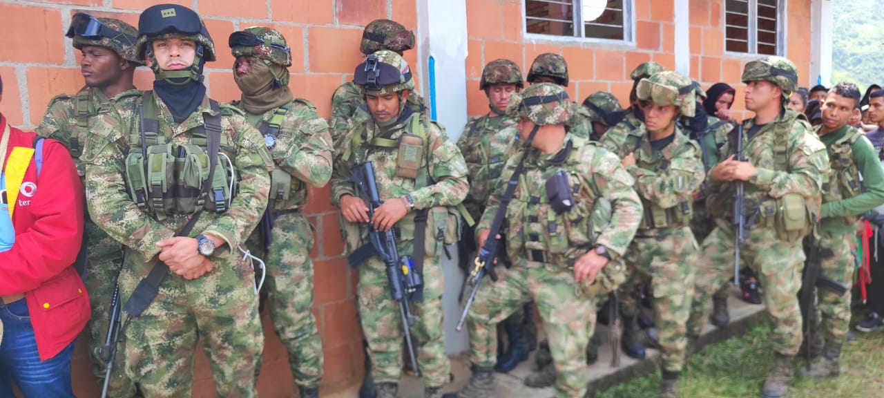Liberan a los militares retenidos por indígenas en Cauca