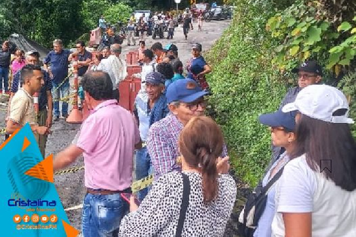 Bloqueada la vía La Esperanza, La Gran Vía, Cachipay y Zipacón.