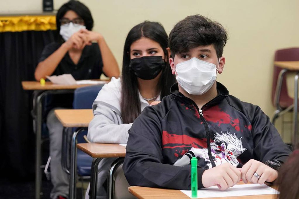 Piden uso del tapabocas en estudiantes.