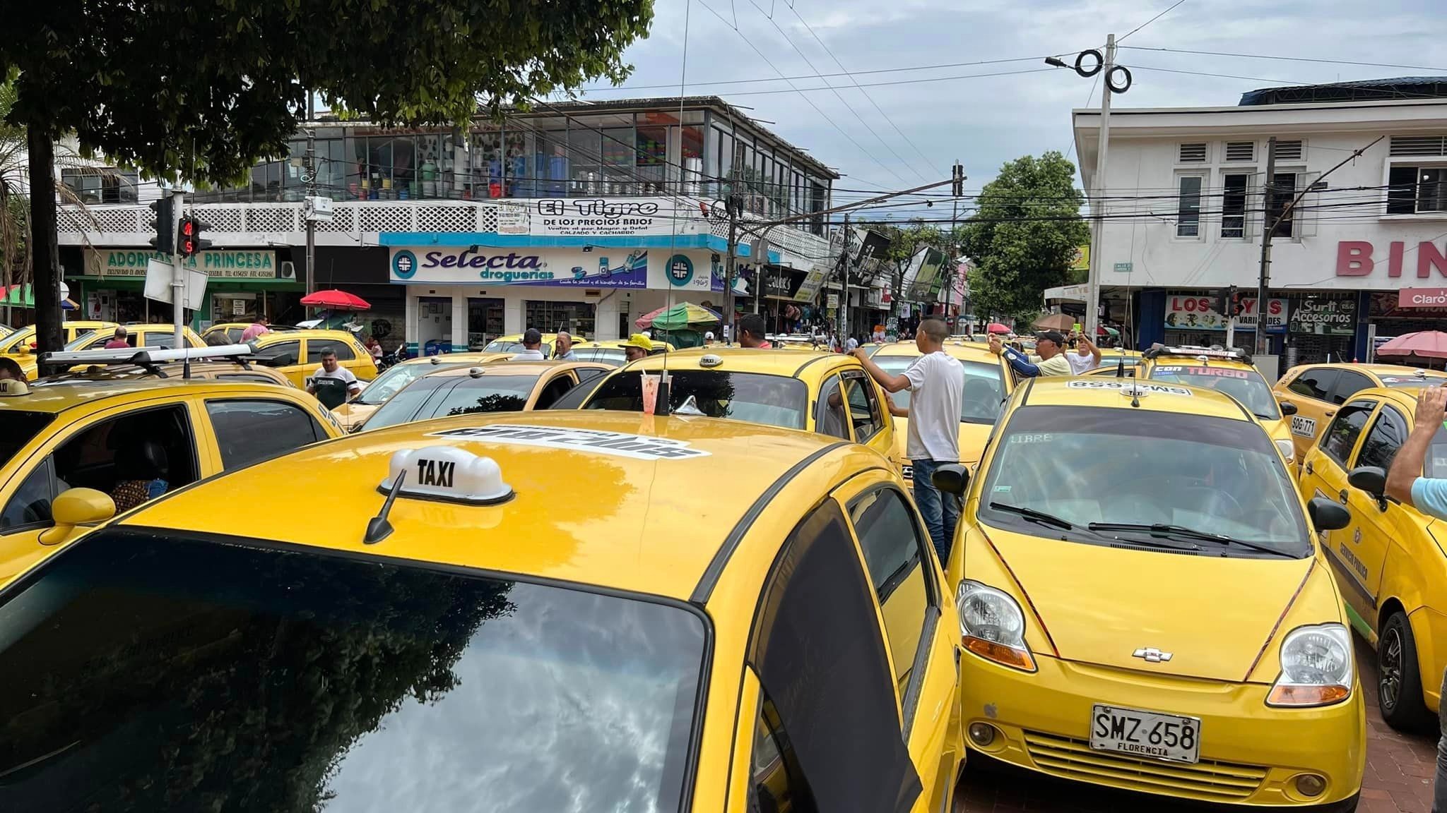 Gremio taxista anuncia plantón en Doble Calzada.