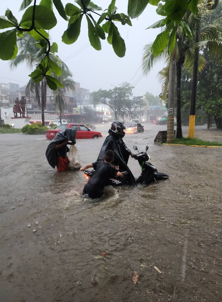 Emergencias en Florencia por fuertes lluvias