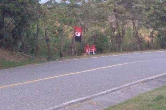 Cerrada estuvo la vía Pasto - Popayán por presencia de cilindros.