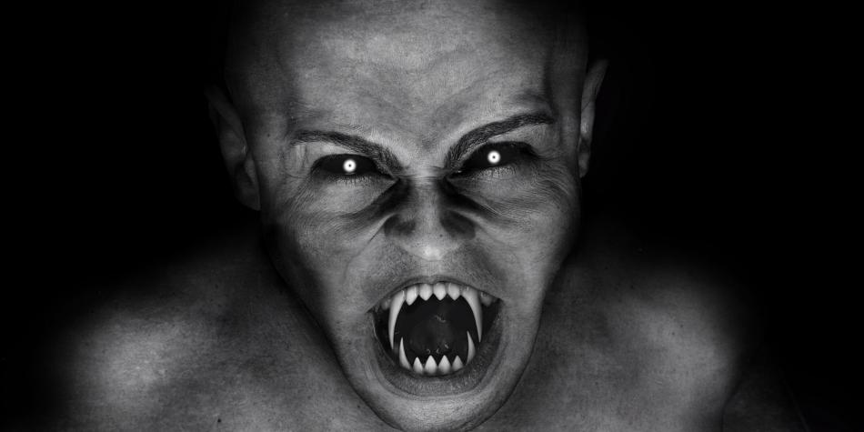 Antiguo kit para matar vampiros desata guerra de ofertas en una subasta