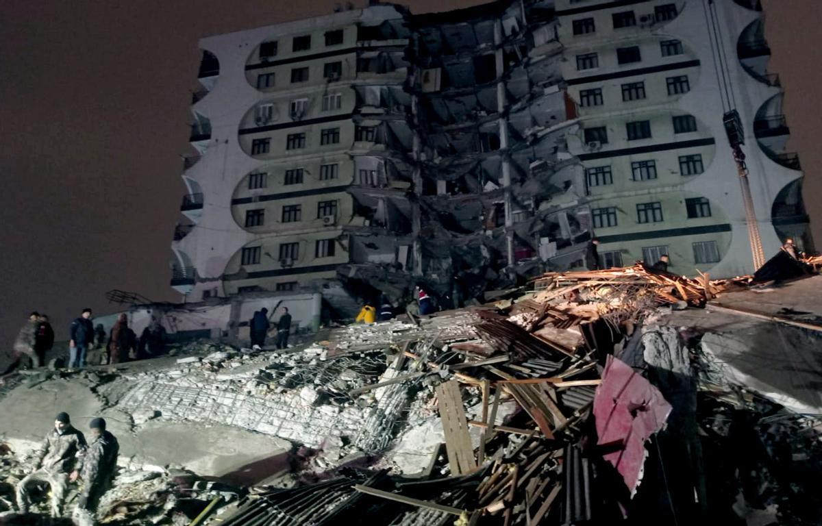 Miles de muertos en el terremoto en Turquía y Siria