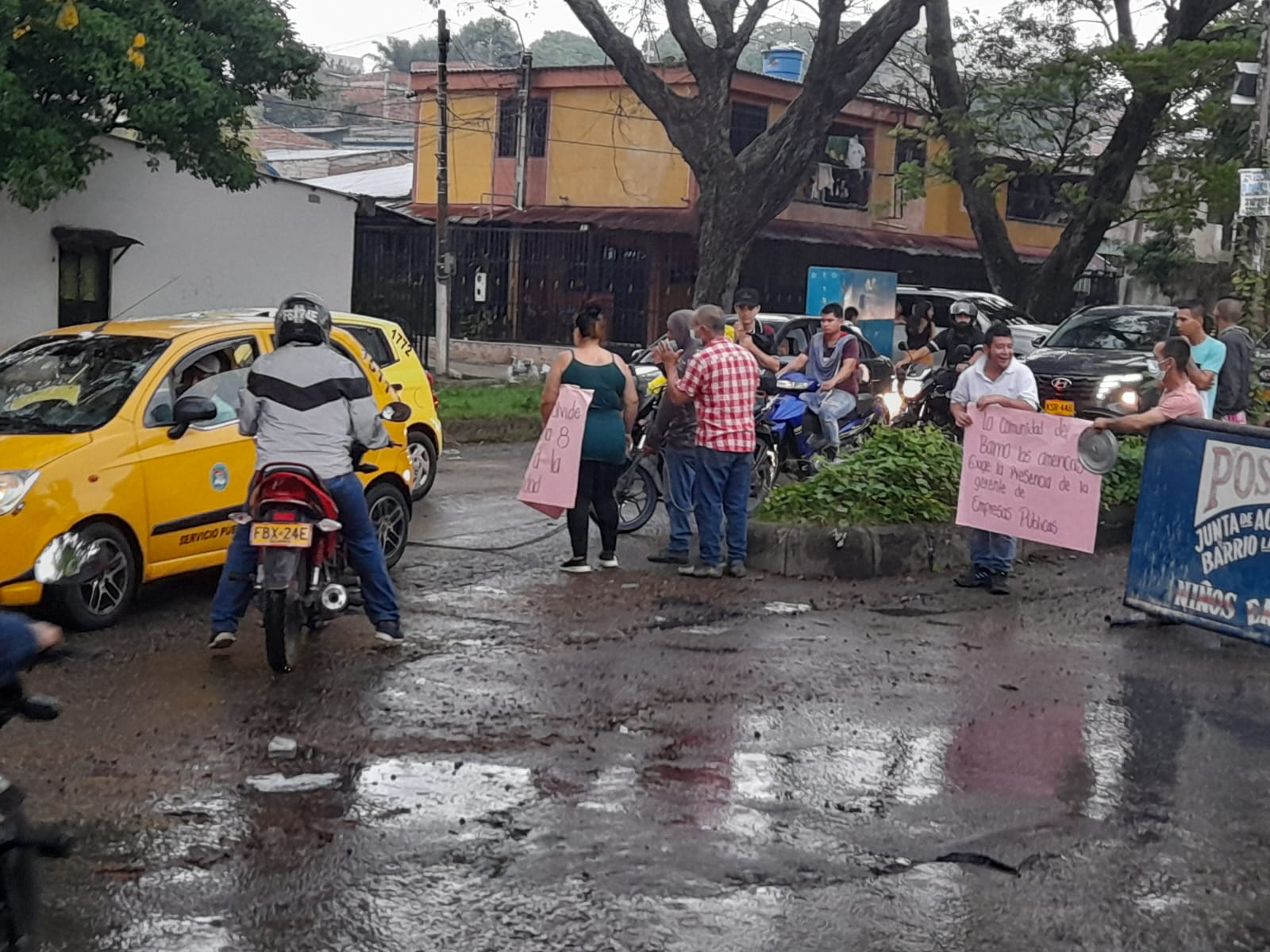 Cierre de la vía principal de Las Américas en Neiva
