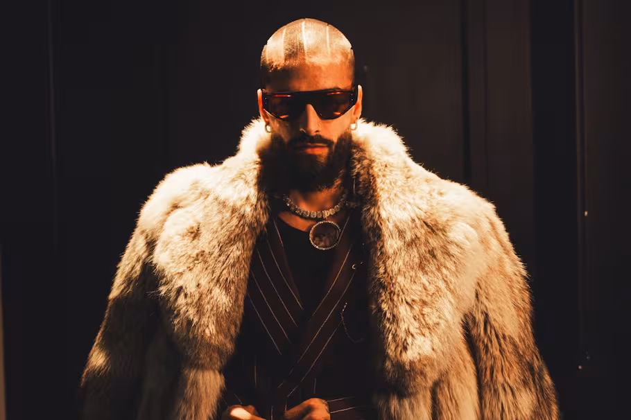 Maluma fue detenido por policías de tránsito. Manejaba su Ferrari nuevo