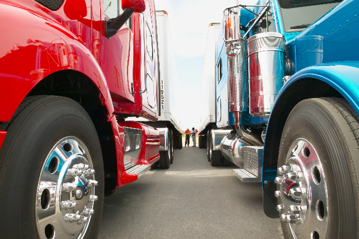 Transportadores se movilizan hoy en paro nacional