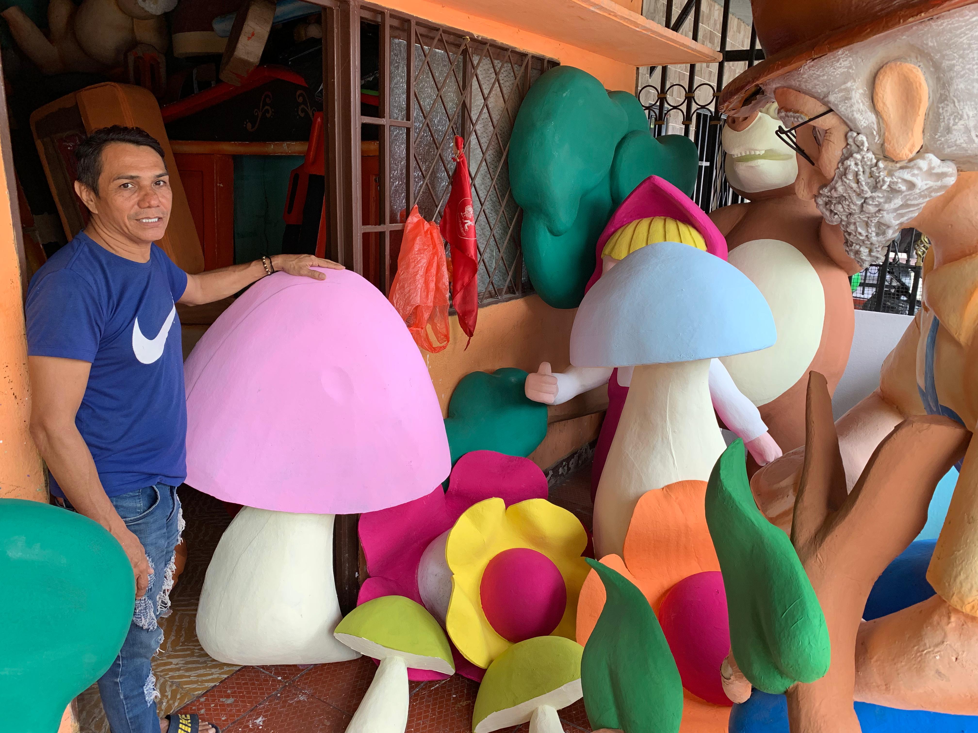Artesanos ultiman detalles para el desfile de Herederos de la Tradición