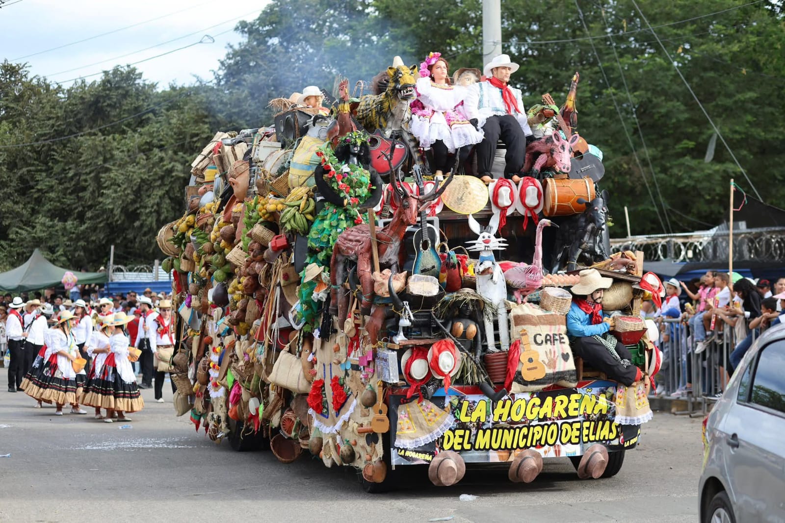 36 años de historia del desfile de chivas de H j doble k
