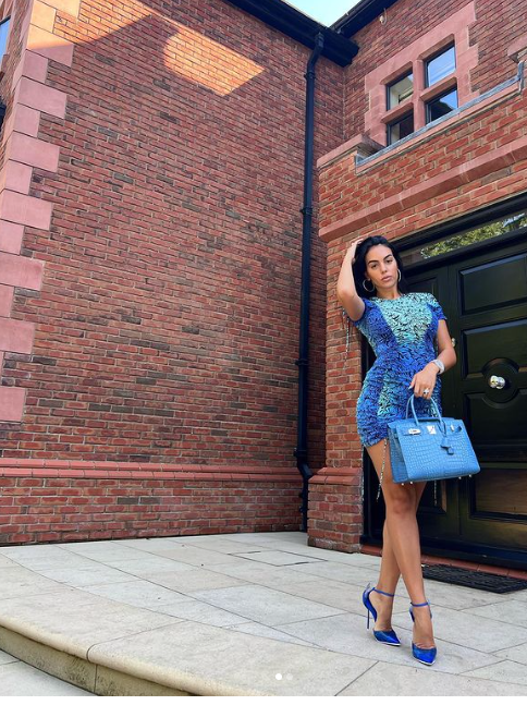 Georgina, esposa de Cristiano Ronaldo, y su traje que vale más que lujosa casa en Colombia.