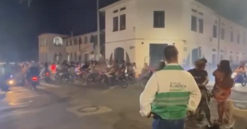 Caravanas de motociclistas, el lunar en la celebración de Halloween.