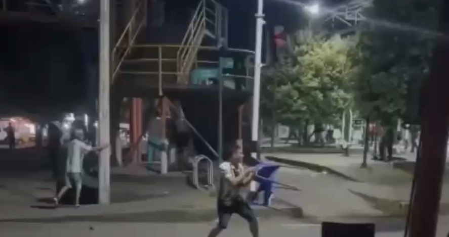 En ´batalla campal terminó partido en Florencia