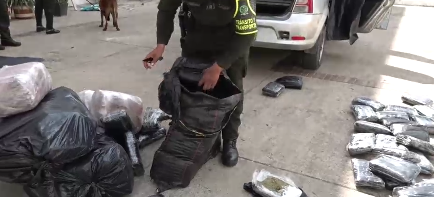 Incautan 231 kilos de cocaina