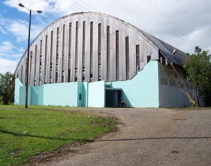 Denuncian ´vandalismo´ en sectores del coliseo Juan Viessi.