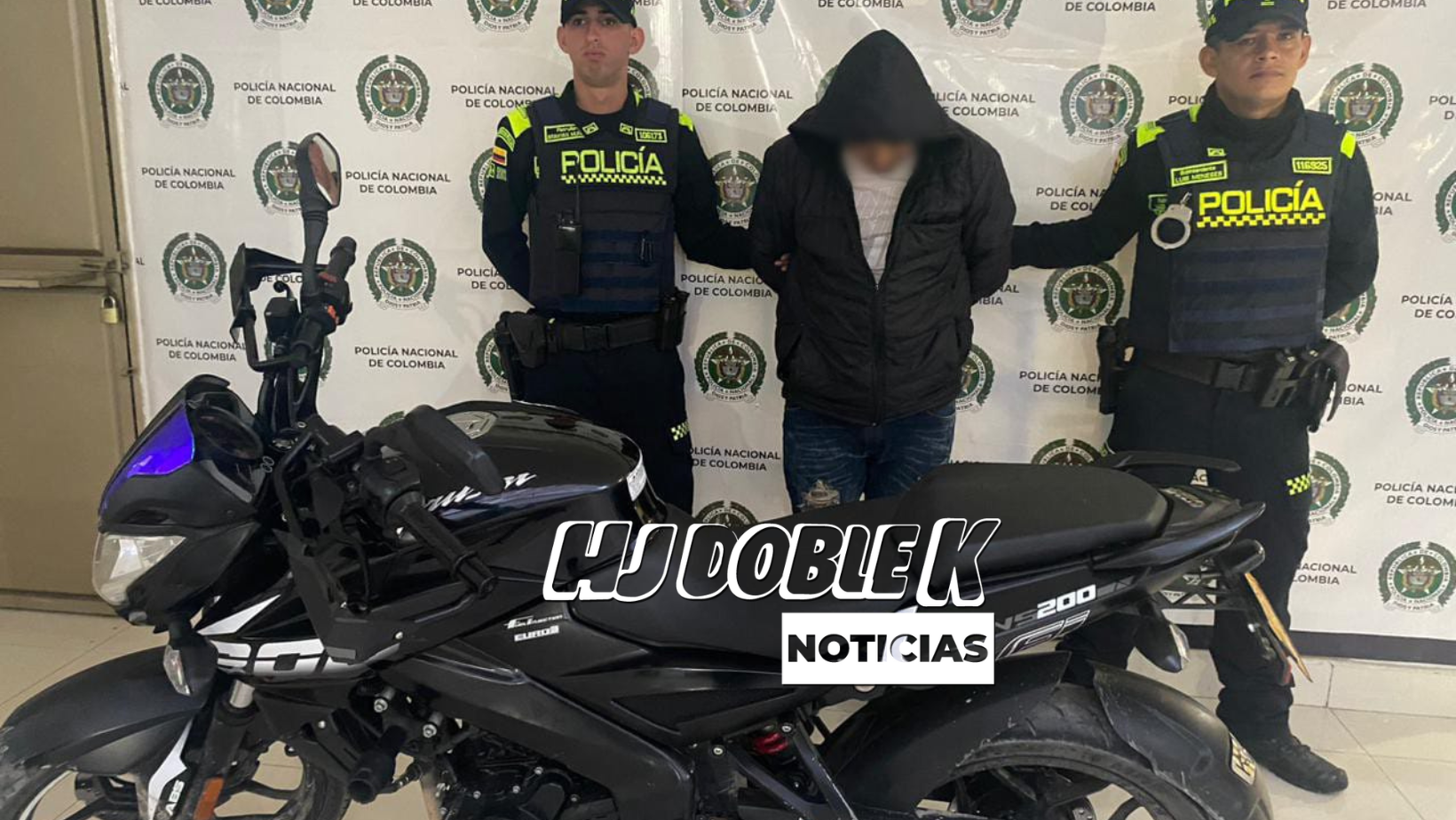 Las autoridades logran recuperar una motocicleta.