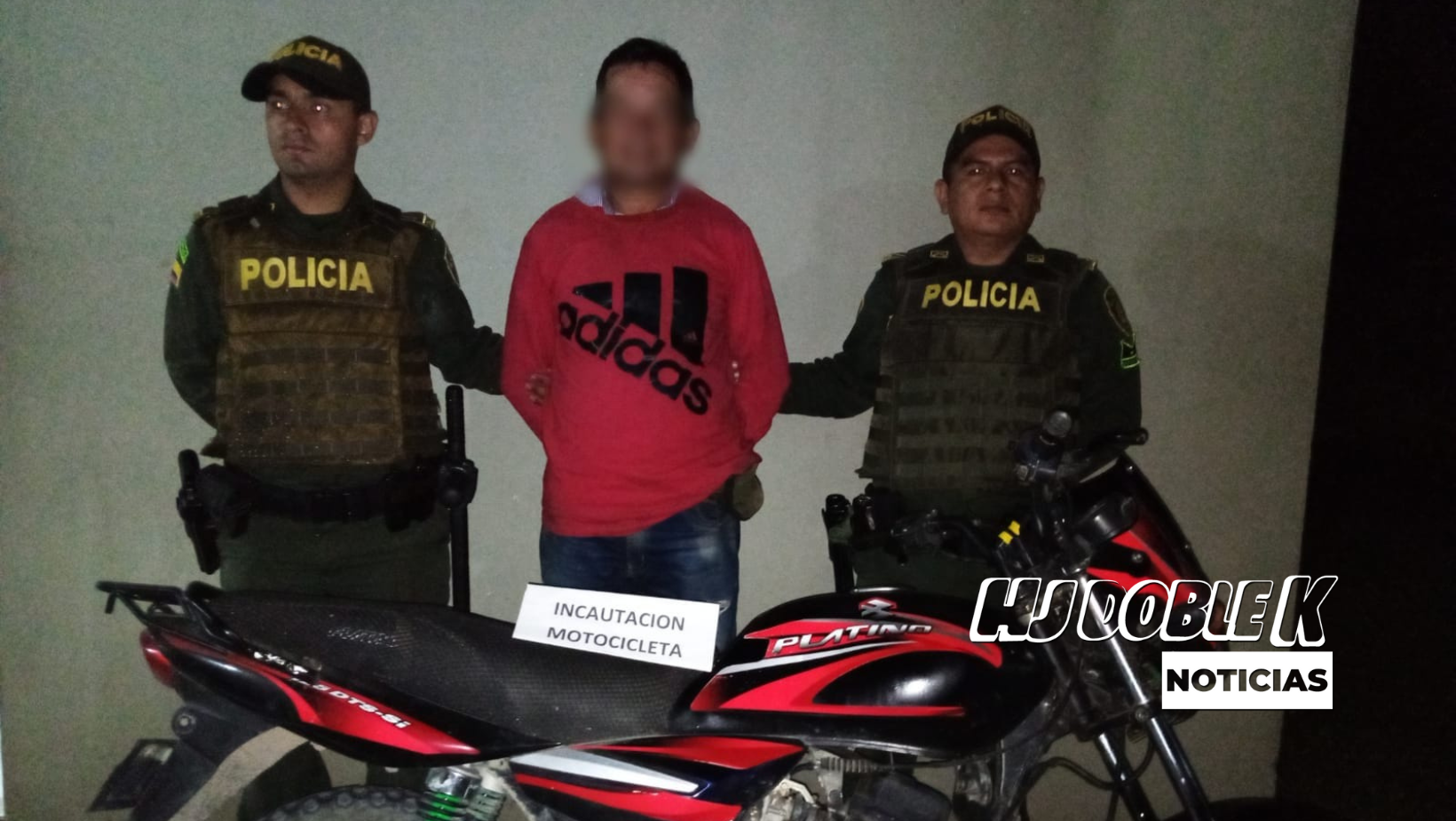 Este sujeto fue capturado por transitar con una placa falsa.