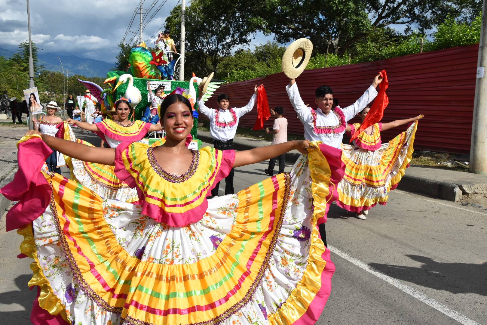 Los neivanos se gozaron el desfile popular
