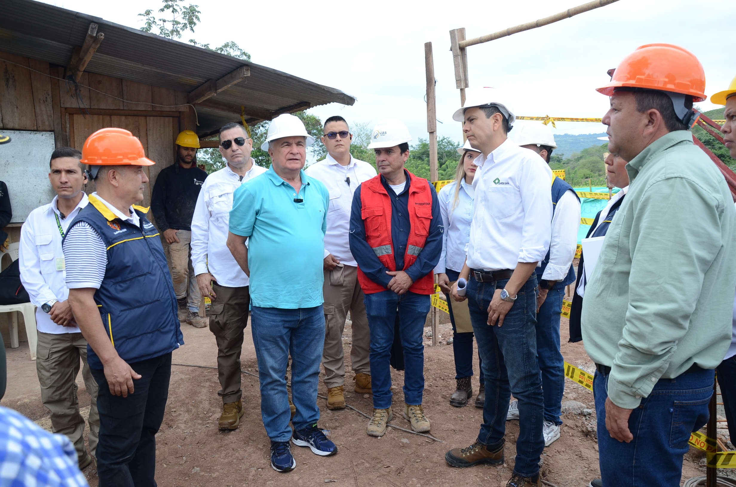 Visitan obra del Puente 'La Palma'