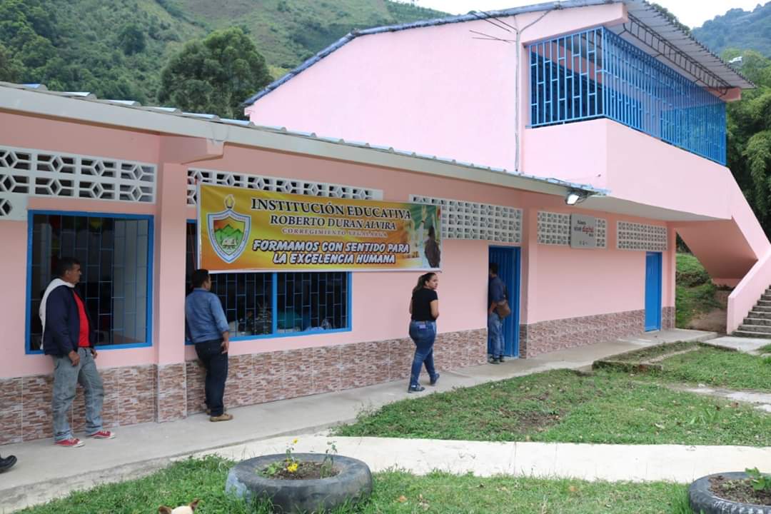Se cae la I. E. Roberto Durán Alvira del municipio Vegalarga, Huila
