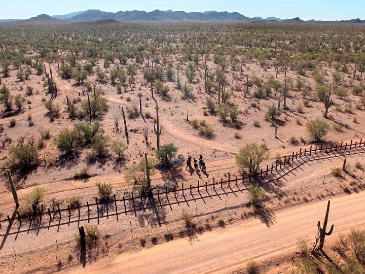 Joven de 18 años fue abandonado por coyotes en la frontera y esto paso