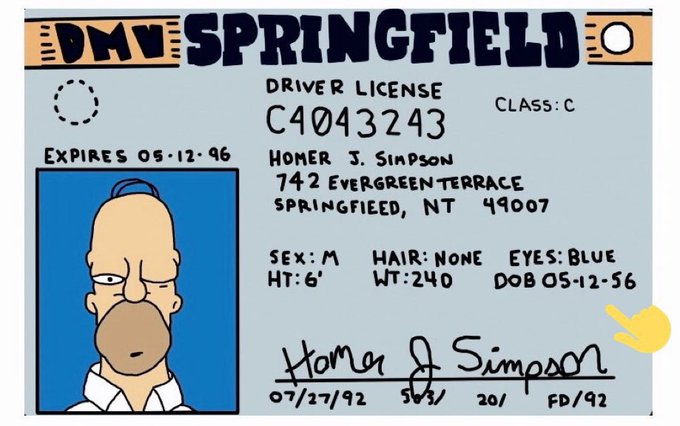 Miren la cédula de Homero Simpson, estuvo de cumpleaños.