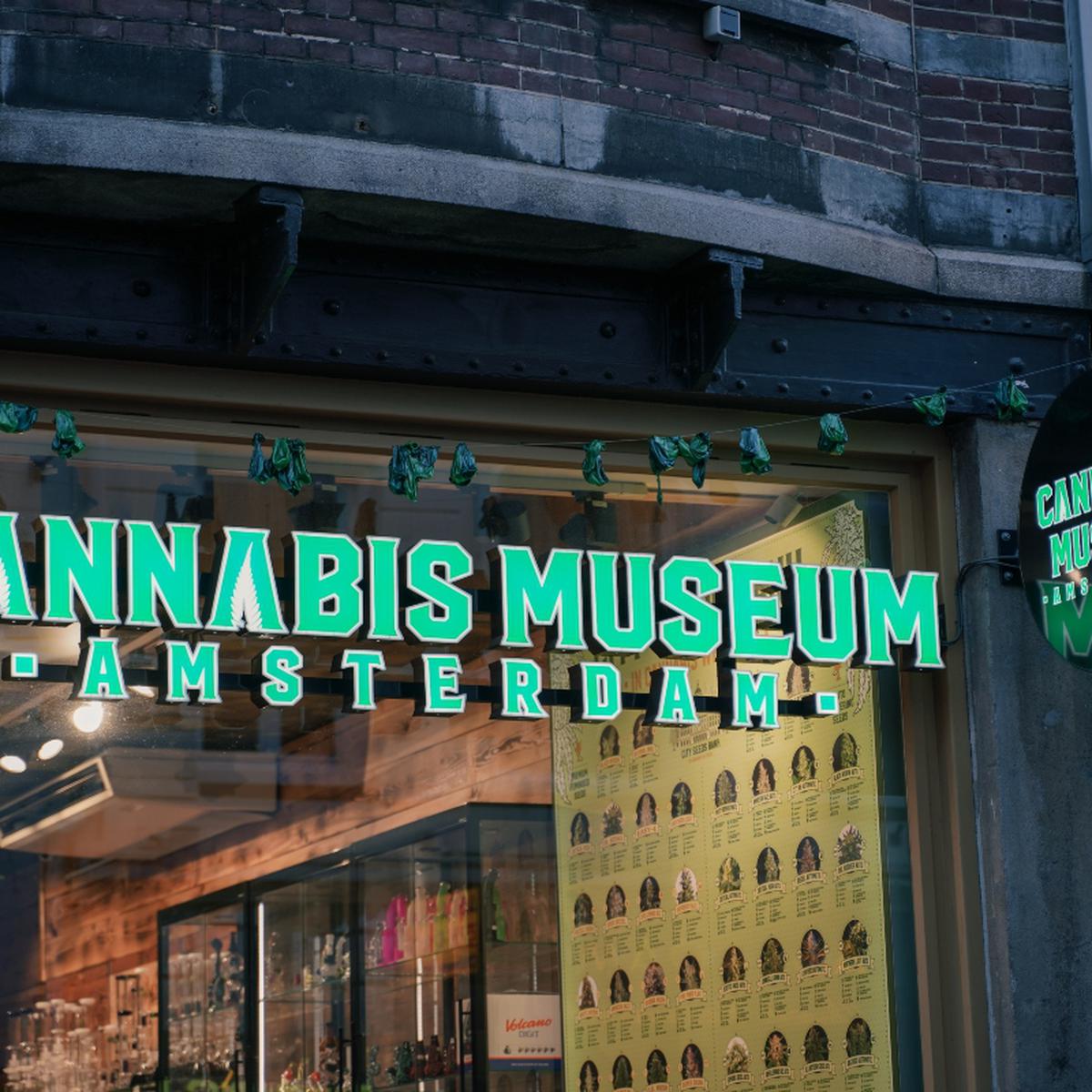 Ámsterdam prohibirá fumar marihuana