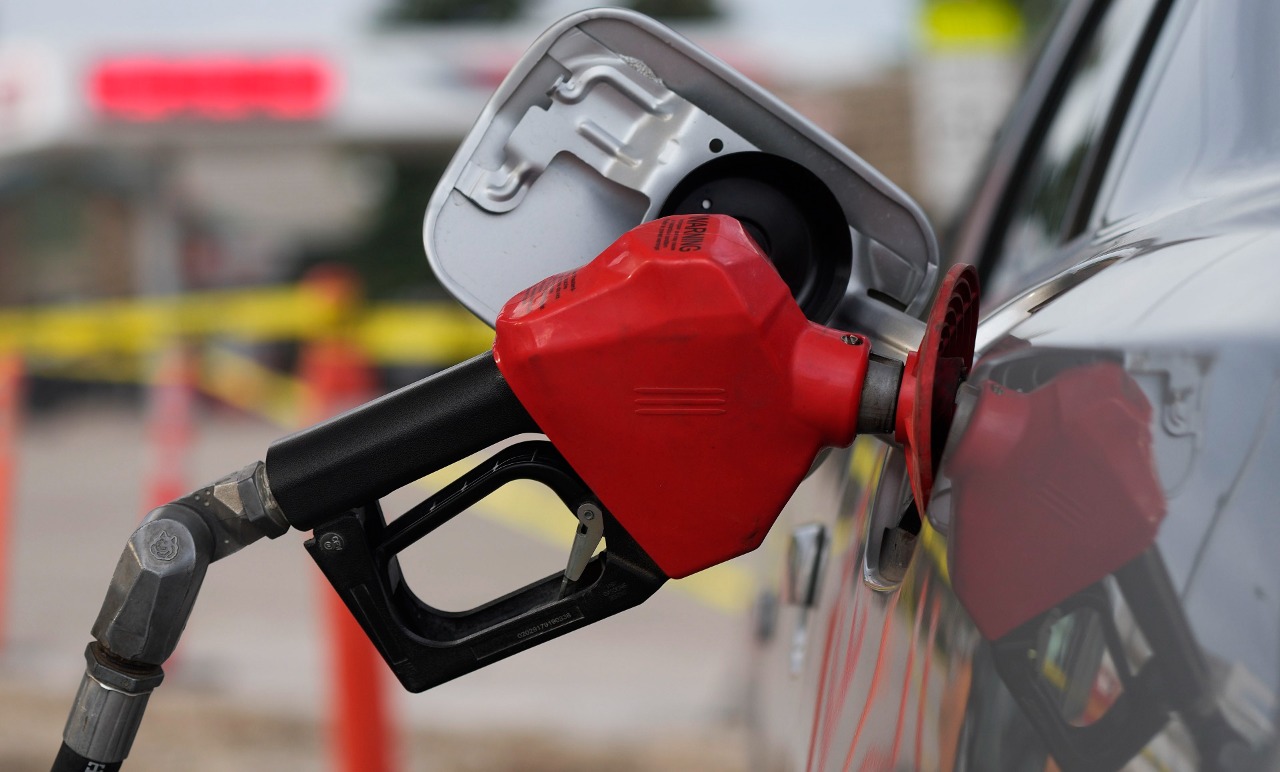 Aumentan los precios de la gasolina para el mes de febrero
