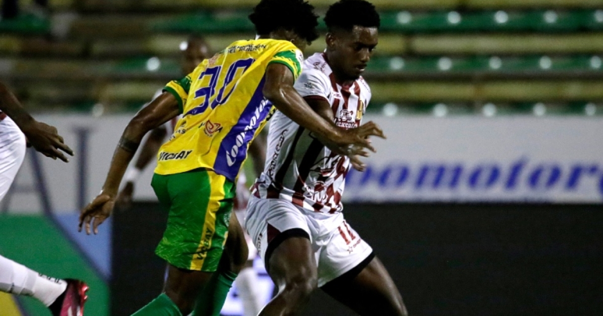 Sin goles termino el partido entre Atlético Huila y Deportes Tolima.