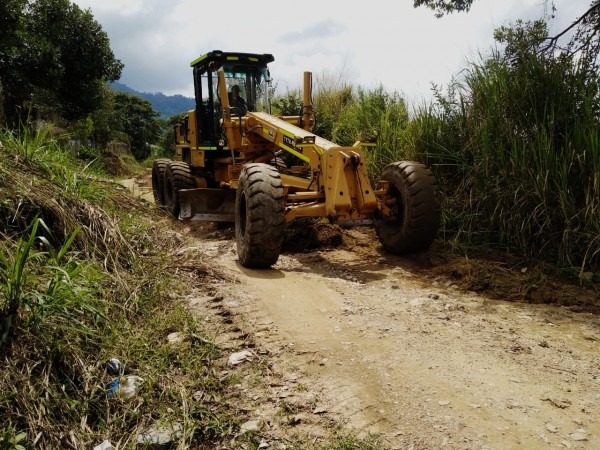 Intervención vial en zonas rural de La Montañita.