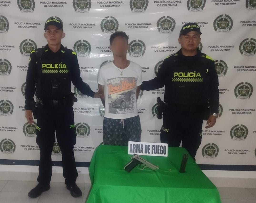 Fue capturado en la vía Campoalegre - Hobo con un arma de fuego