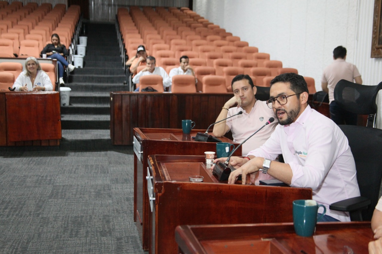 La ausencia de entidades clave en el debate sobre la explotación petrolera genero descontento en la Asamblea Departamental