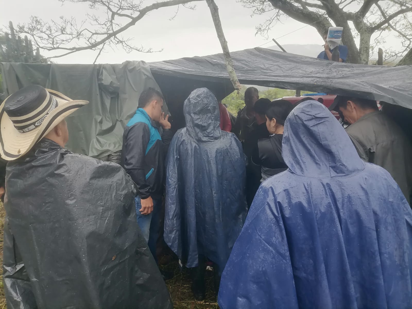 Asociacion de campesinos levanta toma de predios