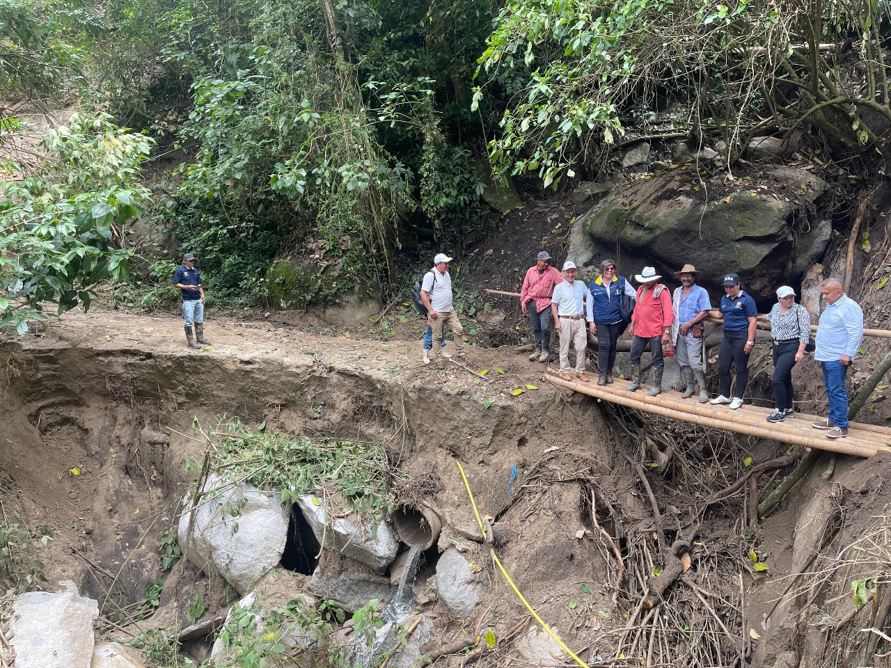 Emergencia en Santa María: Gobernación del Huila activa respuesta con más de 1.000 horas de maquinaria