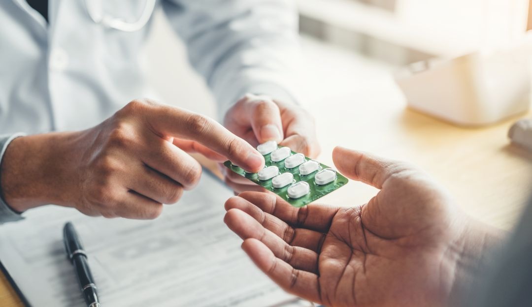 Plantón exigiendo entrega de medicamentos