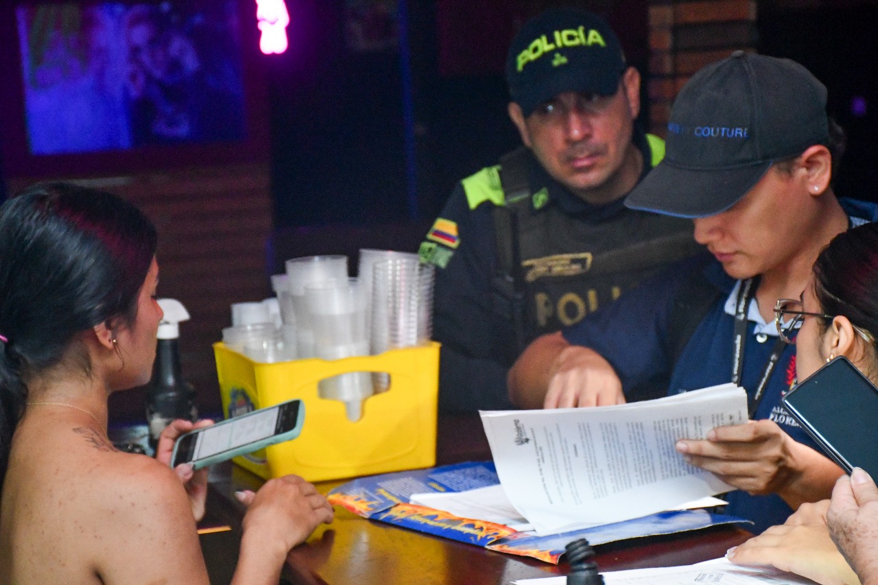 Menores siguen infrinjiendo decreto