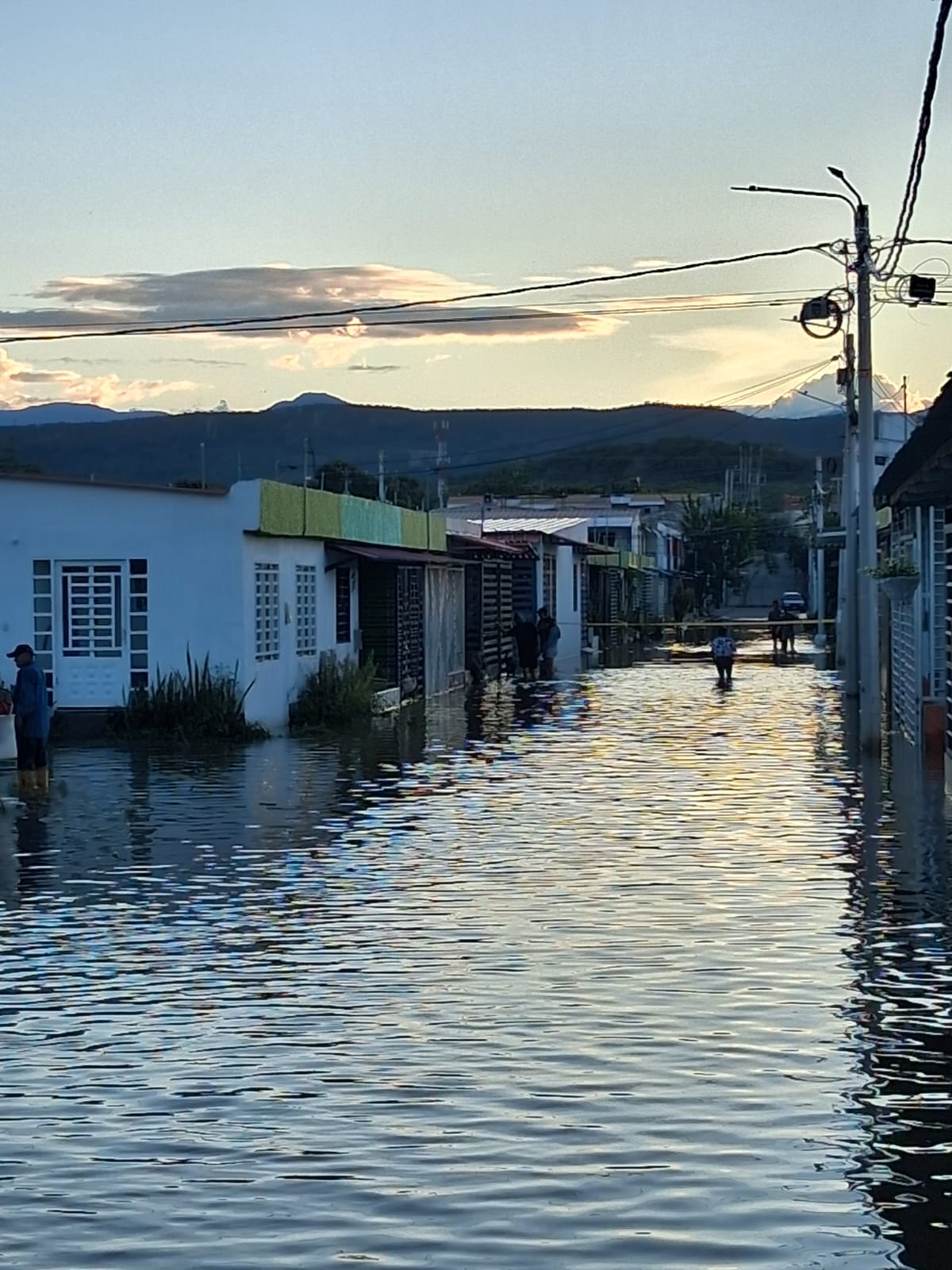 Constructora de urbanización Alcalá sería demandada por propietarios de las viviendas