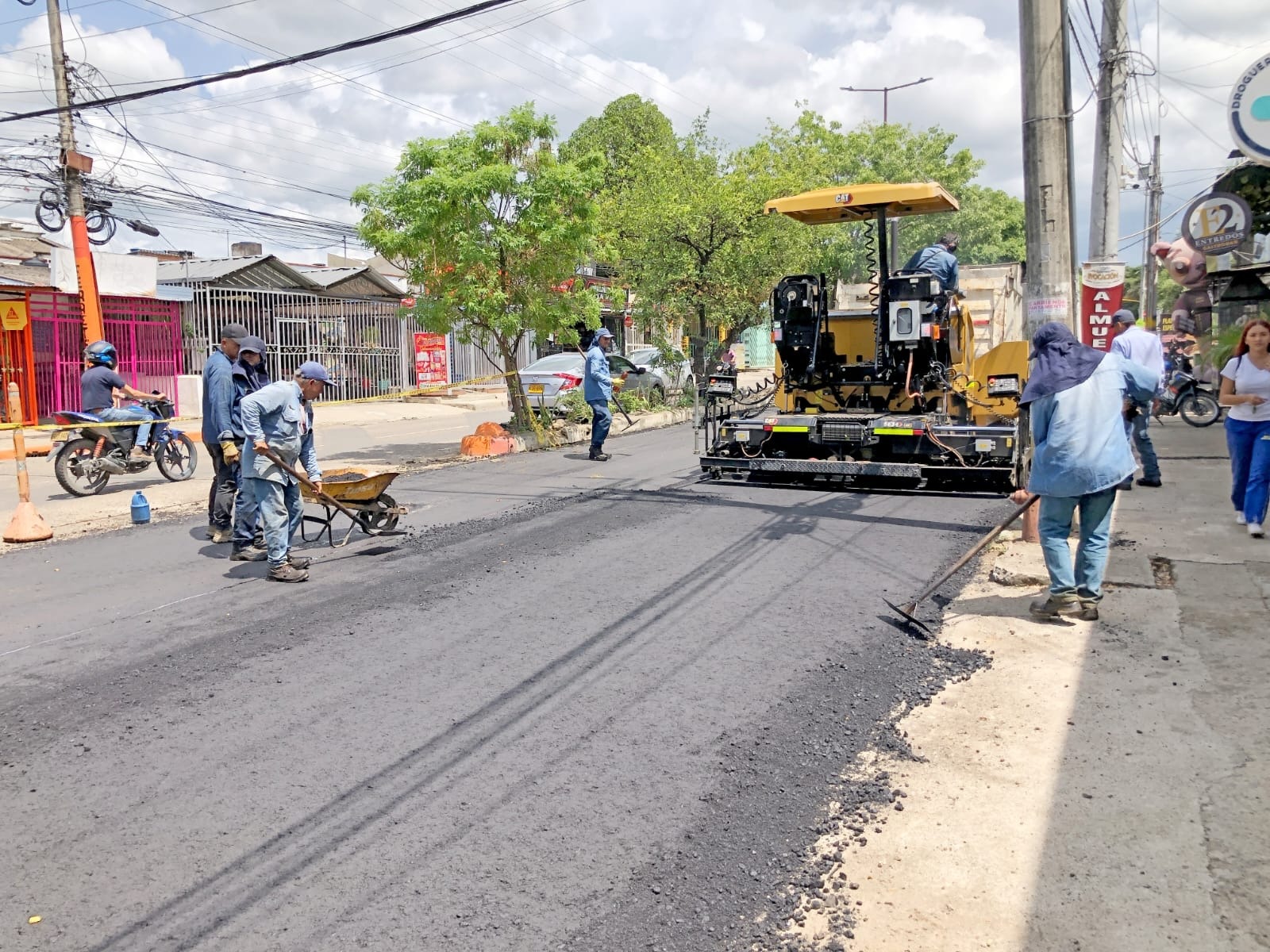 Continua labores de reparación de la malla vial en la ciudad