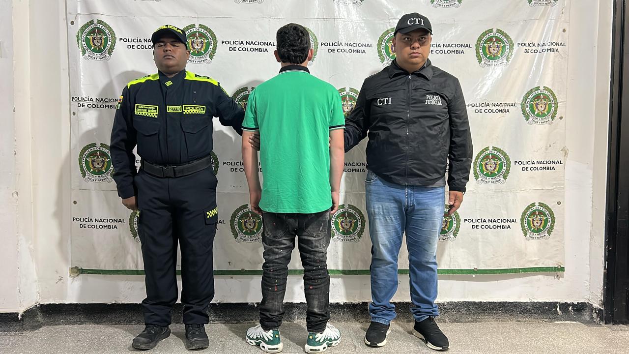 Adolescente de 16 años aprehendido por homicidio y porte ilegal de armas en Pitalito