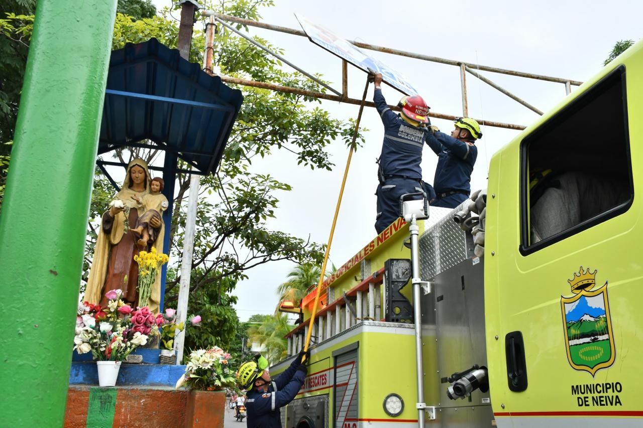 Neiva retira más de 60 elementos publicitarios por contaminación visual