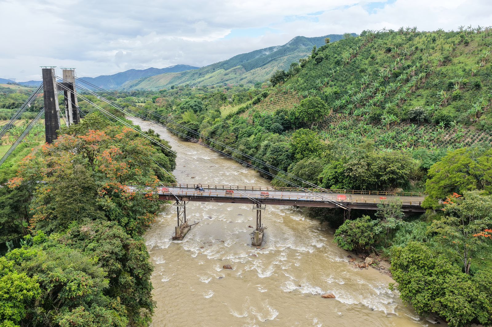 Anuncian cierre total del puente El Avispero