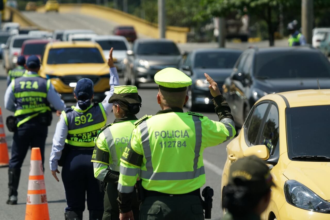 Policías brindarían acompañamiento a los agentes de tránsito en puestos de contro