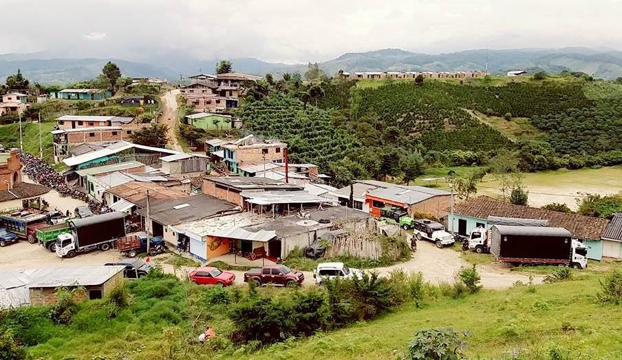 No son tres pelagatos”: Campesinos denuncian presencia de al menos 300 disidentes en Belén, La Plata (Huila)